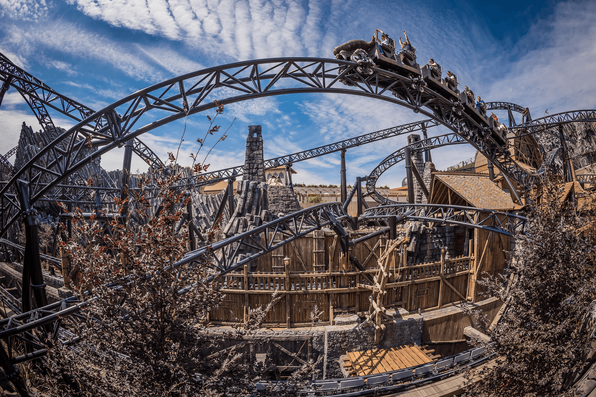 Fahrgeschäft "Taron" im Phantasialand (Archivfoto): Der Betrieb an dem Fahrgeschäft musste nach einem Unfall eingestellt werden.