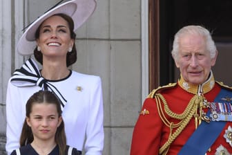 Prinzessin Kate, Prinzessin Charlotte (v.) und König Charles III.: Sie nahmen am 15. Juni an "Trooping the Colour" teil.