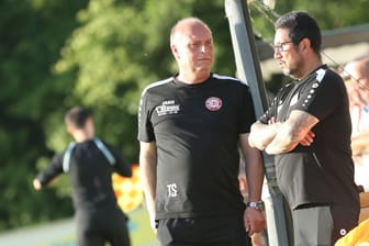 Buchholz-Trainer Thorsten Schneider (links) wurde von seinem Assistenten Jan Voss (rechts) ersetzt: Dennoch zeigte der TSV eine herausragende Leistung.