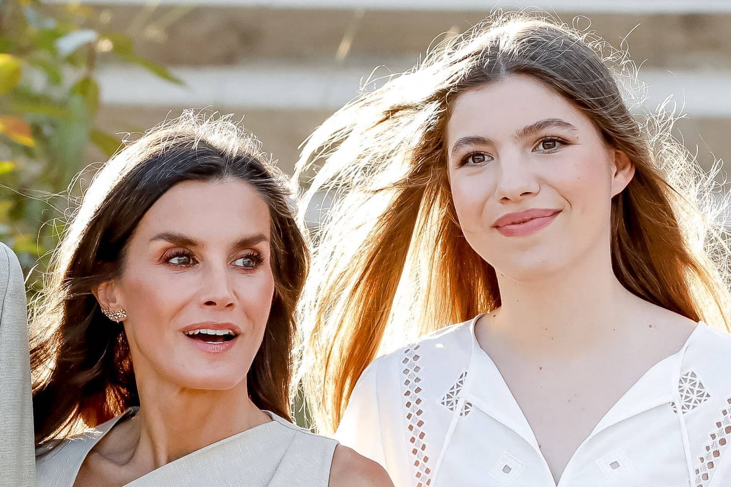 Königin Letizia und Prinzessin Sofía: Sie zeigten sich jetzt in ähnlichen Looks.