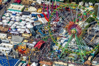 Cranger Kirmes in Herne (Archivfoto): Das Riesenrad "Bellevue" war in den letzten Jahren hier oft zu sehen.