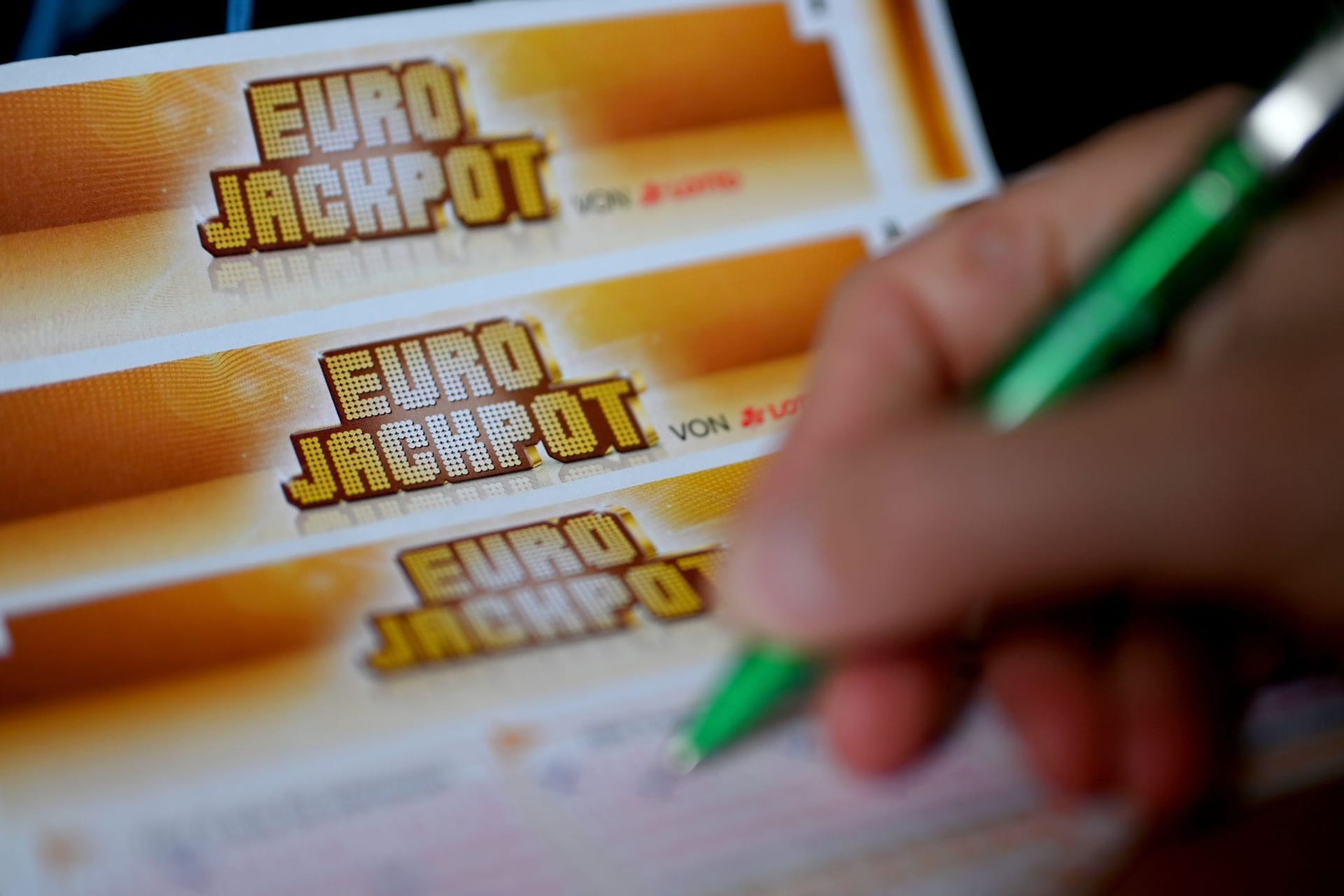 Ein Spieler aus Sachsen hat im Eurojackpot eine große Summe gewonnen. (Symbolbild)