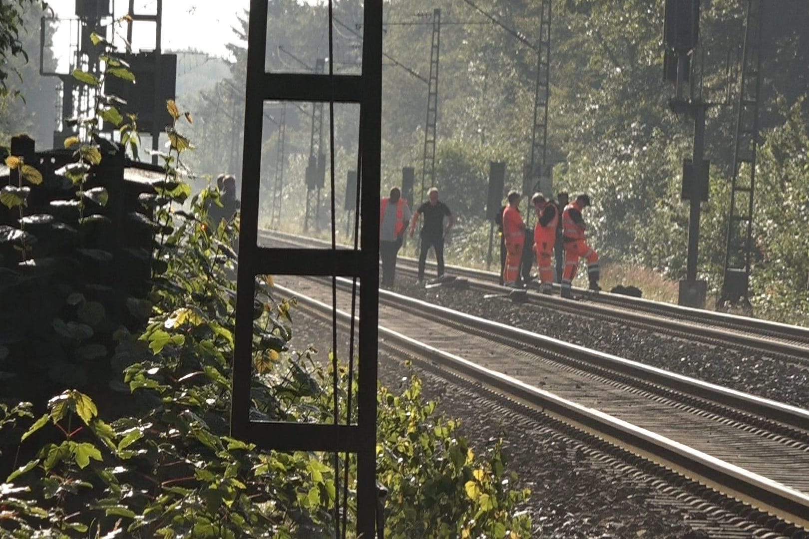 Der Kabelbrand in Oberneuland hat Chaos im Fernverkehr zur Folge.