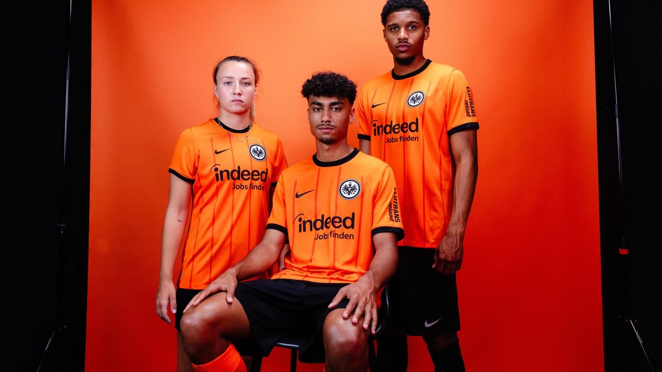 Das neue Ausweichtrikot kommt in knalligem Orange.