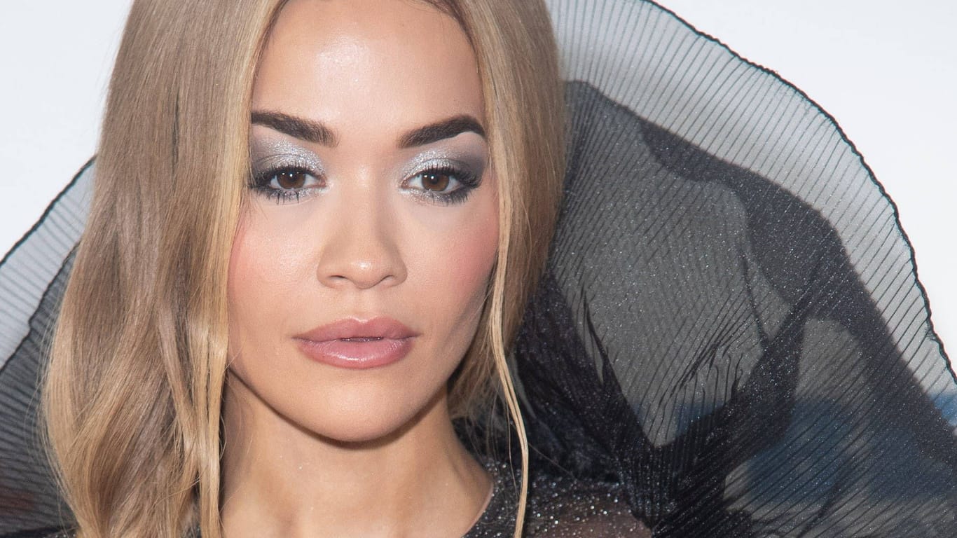 Rita Ora: Die Musikerin sollte am Samstag in Ungarn auftreten.