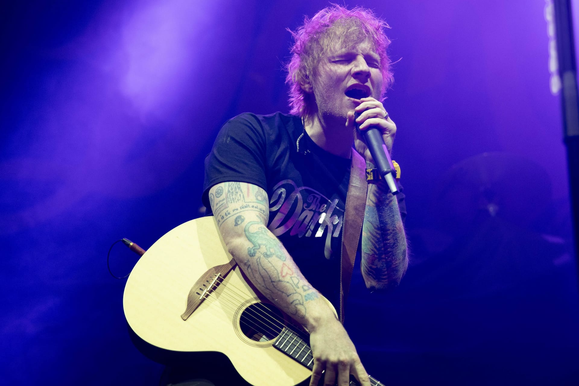 Ed Sheeran während eines Konzerts (Archivbild): 2025 kommt der Sänger für ein Konzert nach Hamburg.