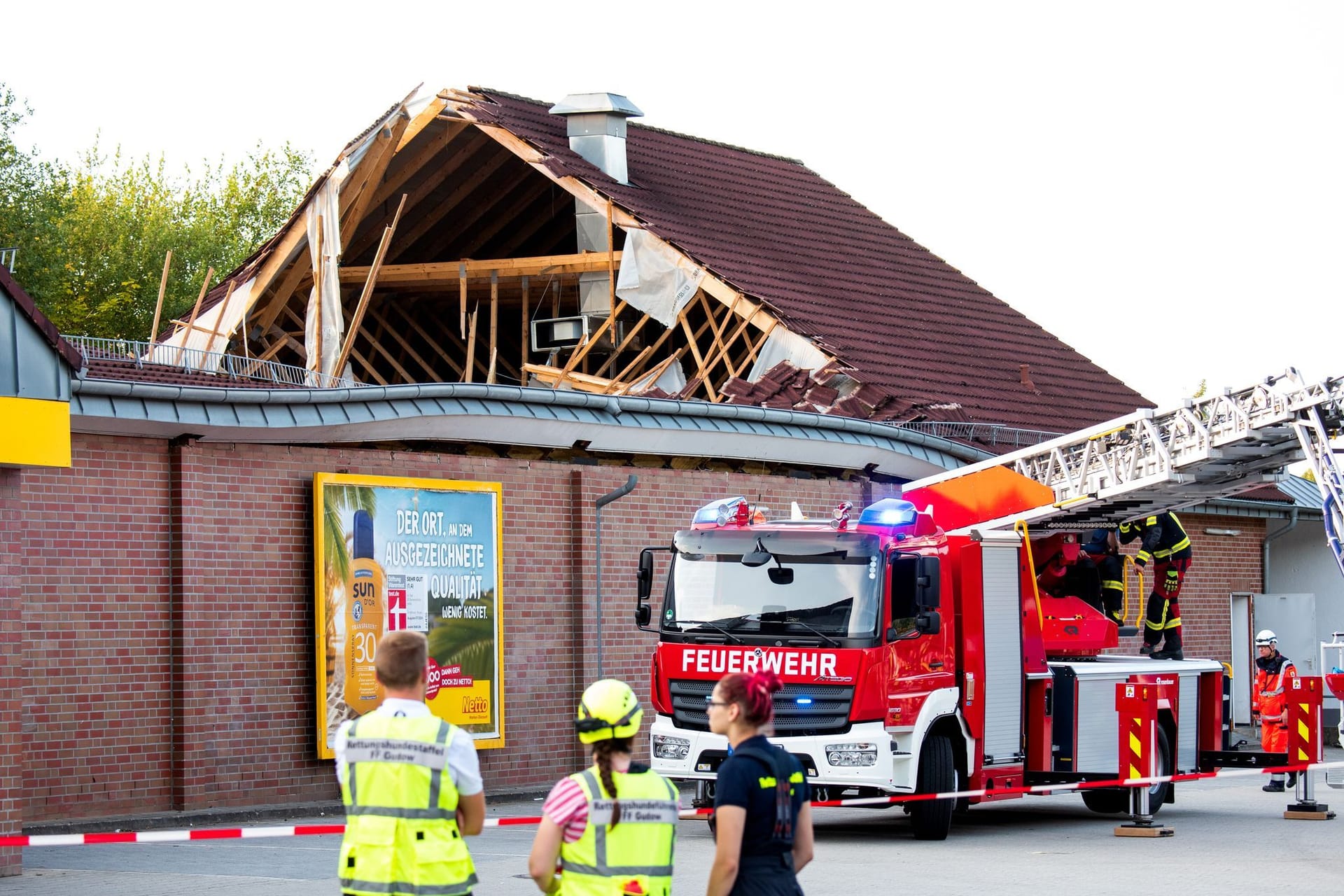 Supermarktdach in Ratzeburg eingestürzt