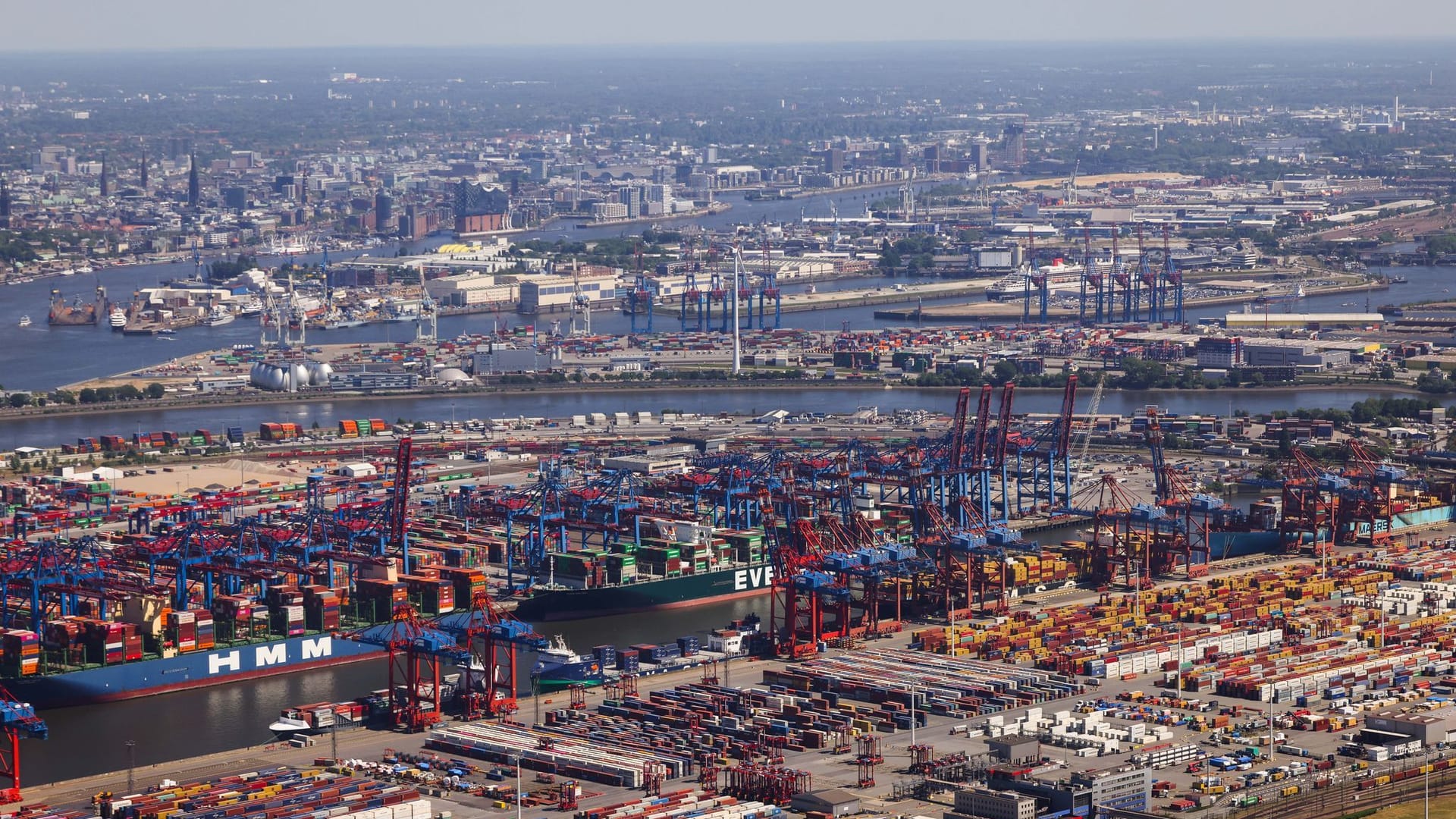 Containerterminal im Hafen Hamburg