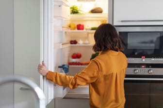 Die Stiftung Warentest prüft im Kühlschrank-Test Modelle von Siemens, Liebherr und Co.