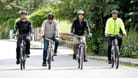 Pedelecs im Test: Im Volksmund oft als E-Bike bezeichnet, unterstützen sie den Fahrer bis 25 km/h Geschwindigkeit per E-Motor beim Treten.