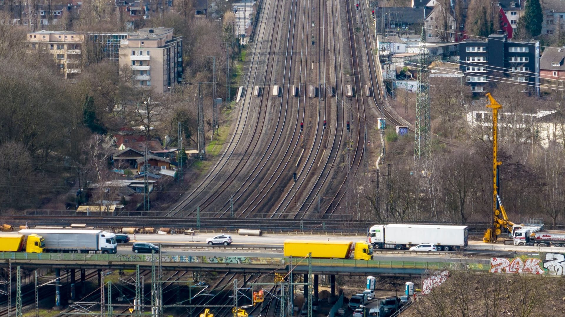 Bahnstrecke am Autobahnkreuz Kaiserberg Bahnstrecke am Autobahnkreuz Kaiserberg