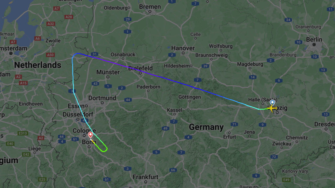 Auf der Karte wird deutlich, wie das Flugzeug umgeleitet wurde.