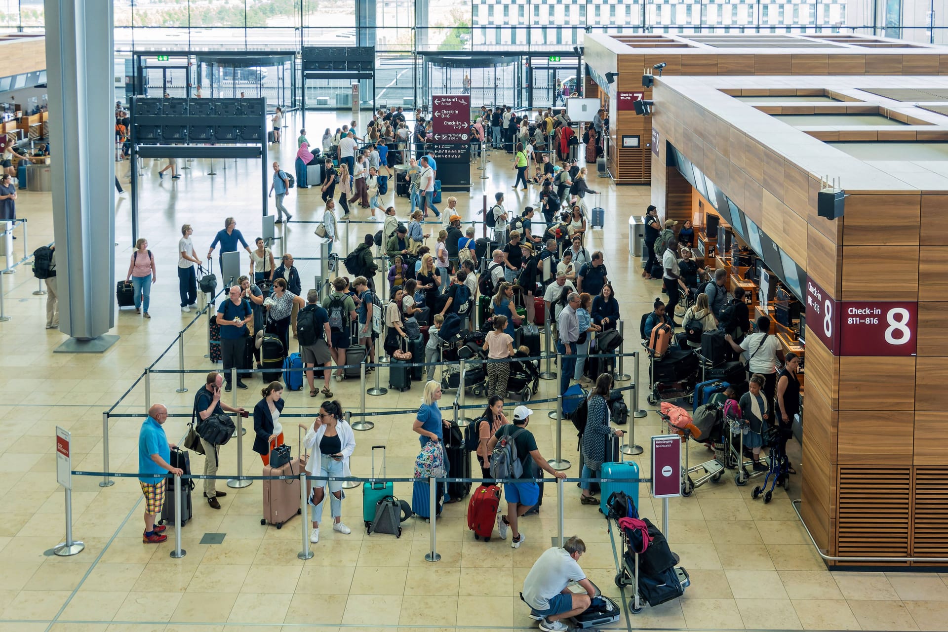 Flughafen BER (Archivbild): Der Airport hat Tipps für Reisende herausgegeben.