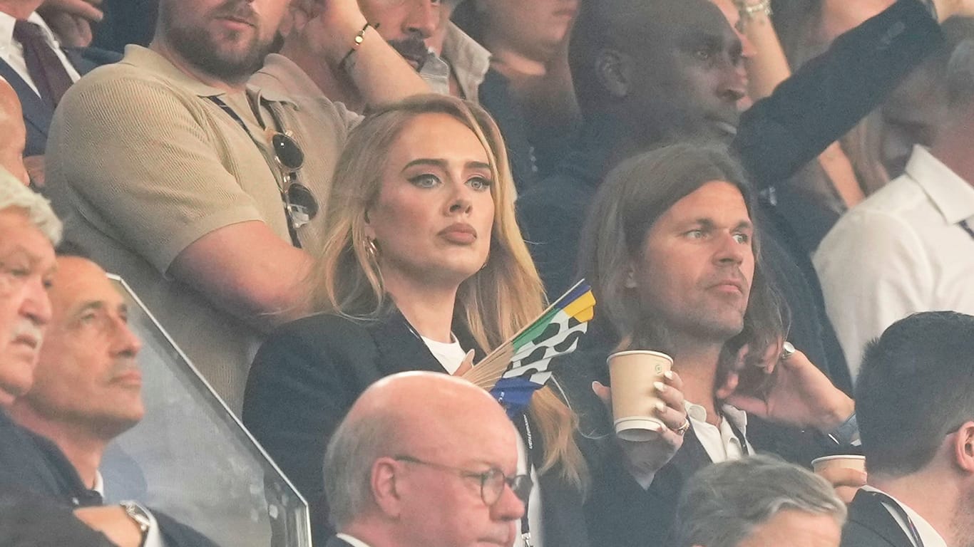 Adele in Dortmund beim EM-Halbfinale zwischen England und den Niederlanden.