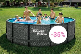 Heute ist ein großer Pool von Summer Waves im Angebot.