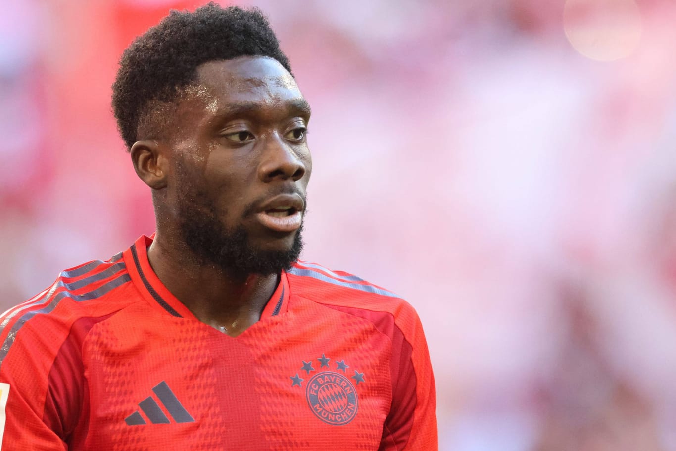 Alphonso Davies: Die Vertragsverhandlungen zwischen ihm und dem FC Bayer sind immer noch ohne Ergebnis.