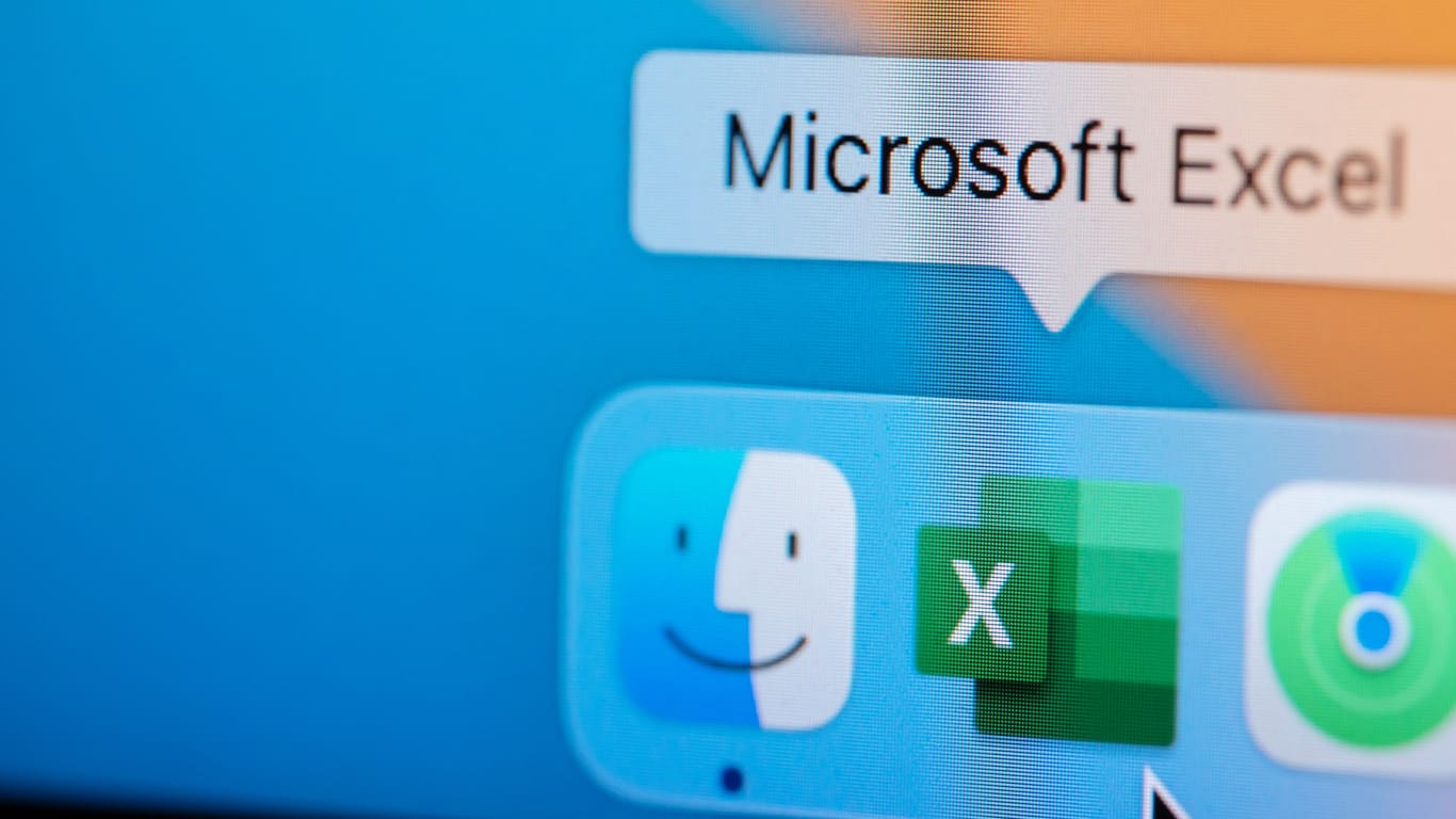 Open Microsoft office excel in macbook dock