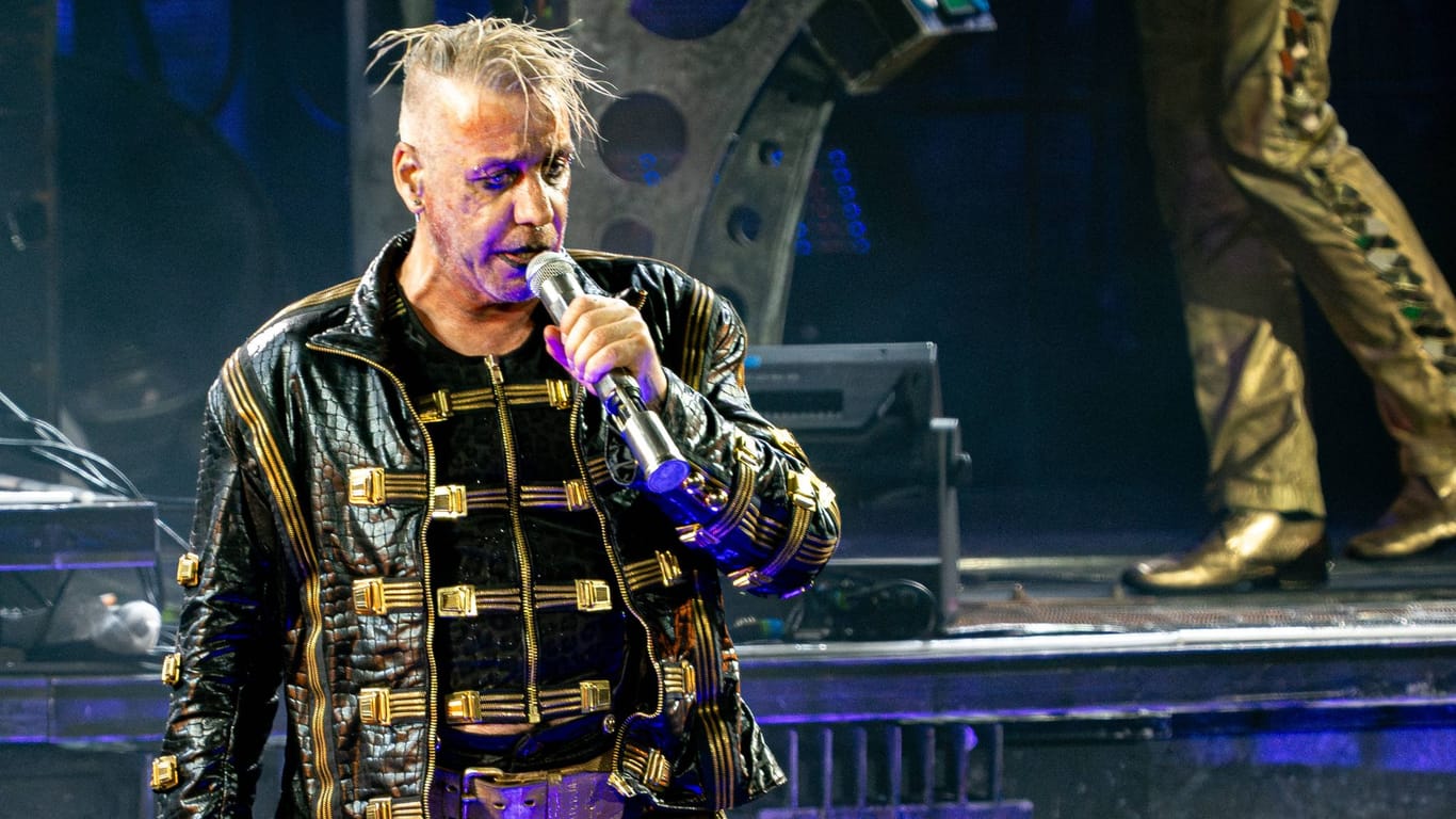 Till Lindemann: Gegen den Rammstein-Frontmann erhoben mehrere Frauen schwere Vorwürfe.