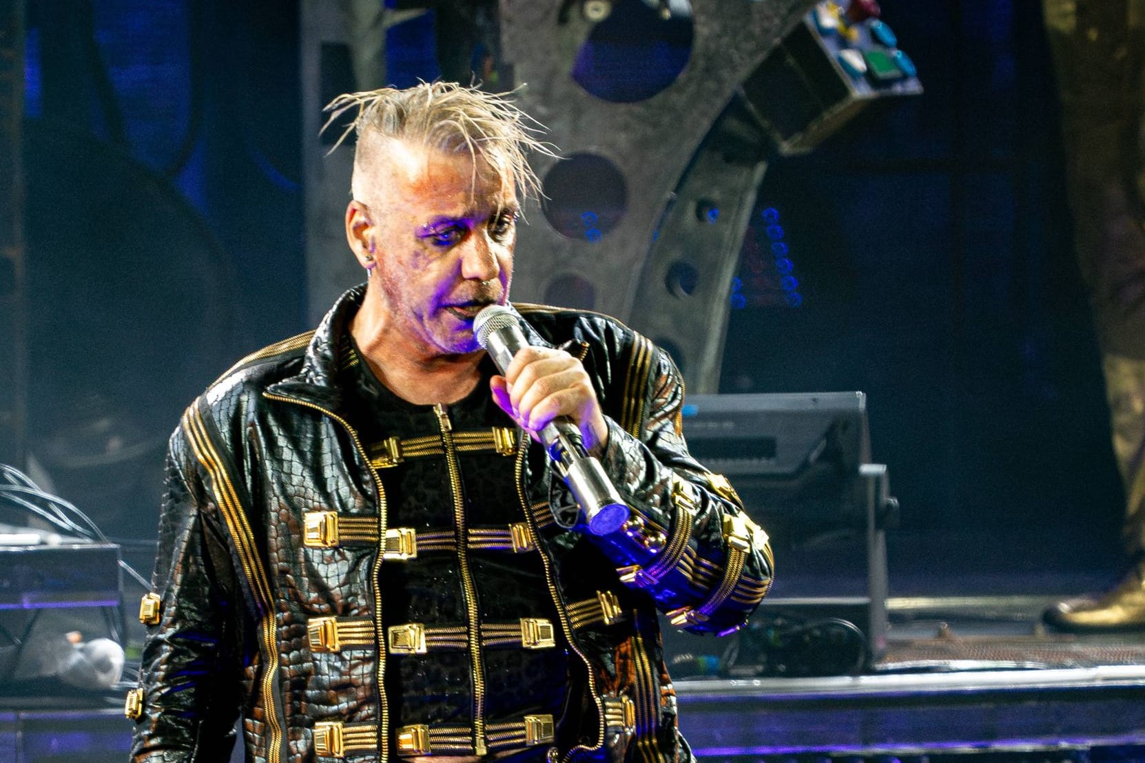 Till Lindemann: Gegen den Rammstein-Frontmann erhoben mehrere Frauen schwere Vorwürfe.