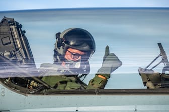 CDU-Chef fliegt im Eurofighter