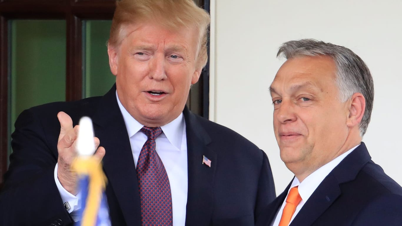 Donald Trump (l) und Viktor Orban