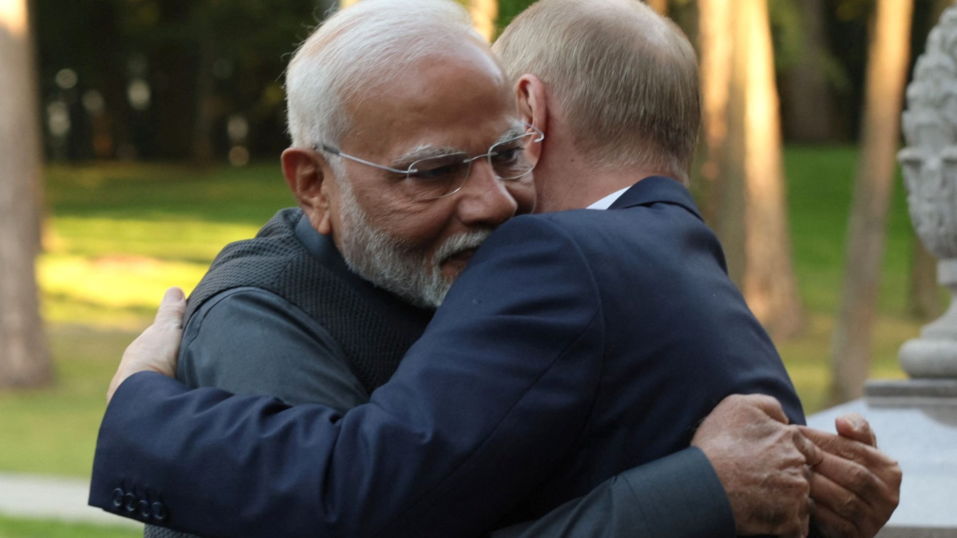 Starke Männer: Indiens Narandra Modi und Russlands Putin (r.).