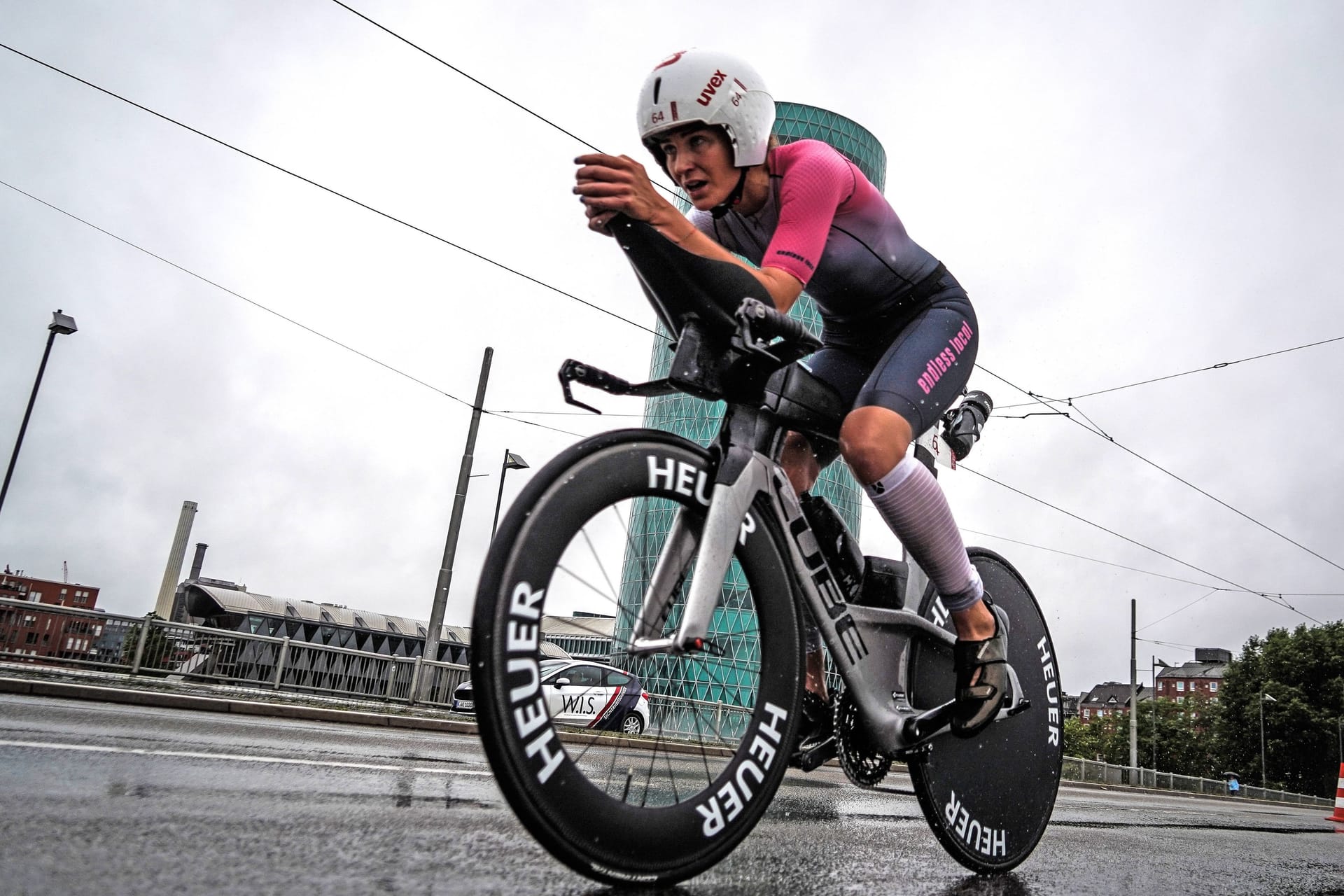 Teilnehmerin beim Frankfurt City Triathlon (Archivfoto): Auch in diesem Jahr werden wegen des Events mehrere Straßen gesperrt.