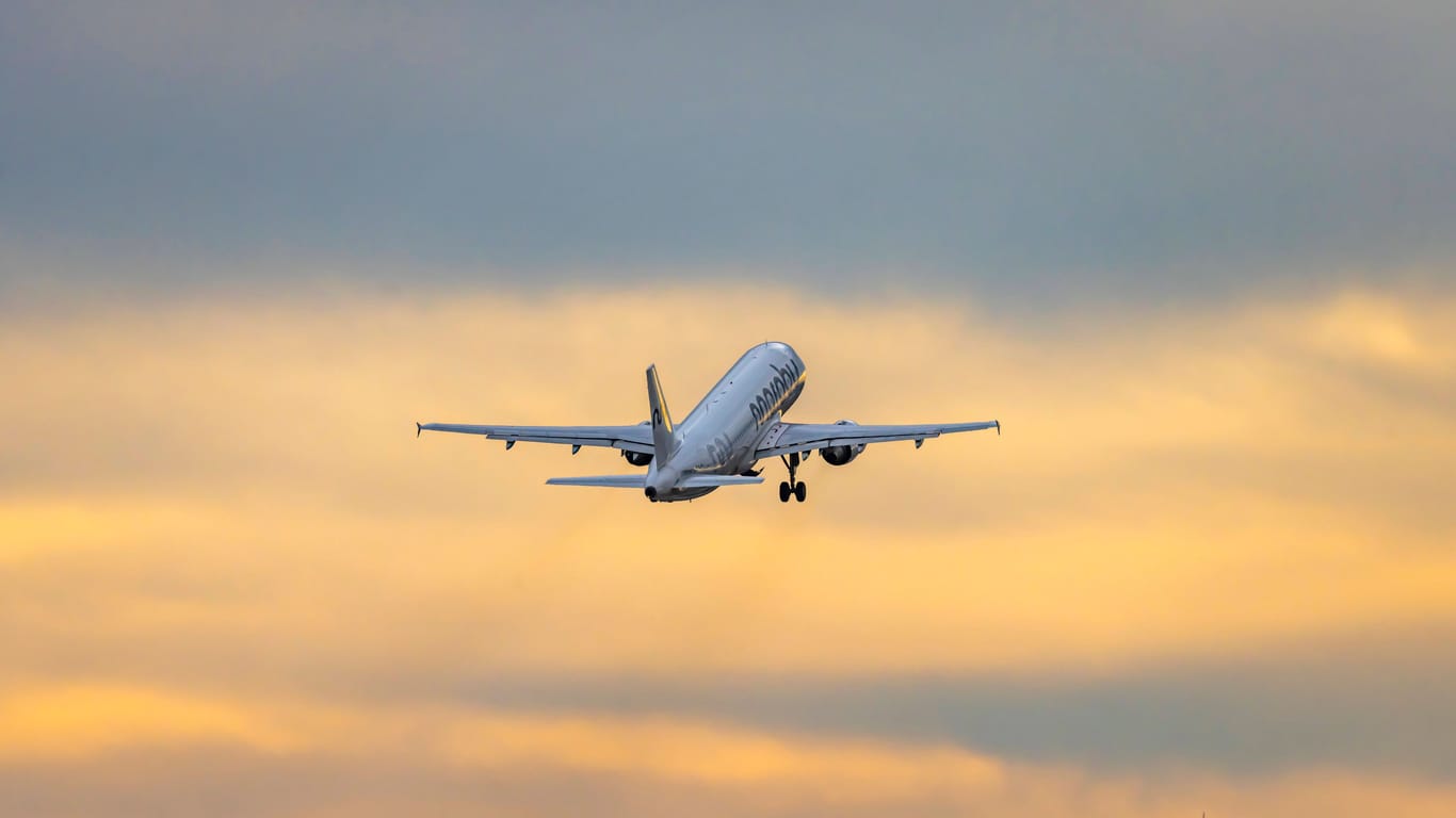 Marabu-Flieger hebt ab (Archivfoto): Die Airline hofft auf einen besseren Sommer als in ihrem Premierenjahr.