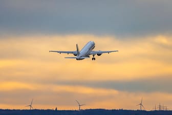 Marabu-Flieger hebt ab (Archivfoto): Die Airline hofft auf einen besseren Sommer als in ihrem Premierenjahr.