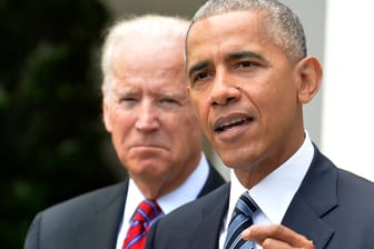 Joe Biden und Barack Obama: Der ehemalige US-Präsident soll daran zweifeln, ob Biden noch der richtige Kandidat für die Demokraten im Wahlkampf ist. (Archivfoto)