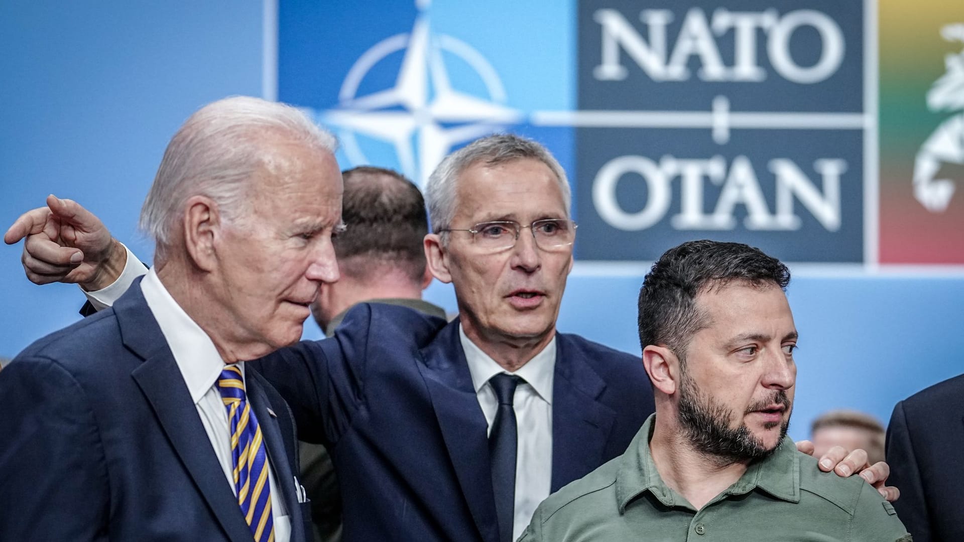 Joe Biden, Jens Stoltenberg und Wolodymyr Selenskyj (l-r)