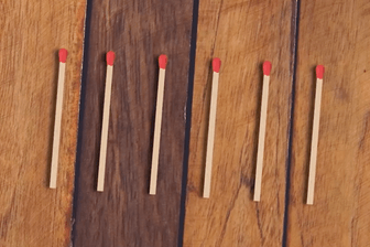 Streichholzrätsel aus sechs Streichhölzern