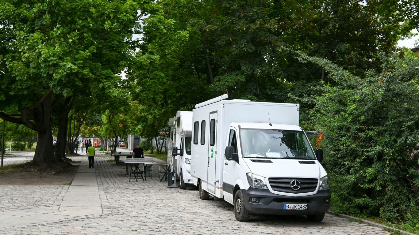Ein Drogenkonsummobil und ein Beratungpunkt stehen im Görlitzer Park: Es ermöglicht den hygienischen Konsum von mitgebrachten Substanzen unter medizinischer Begleitung.