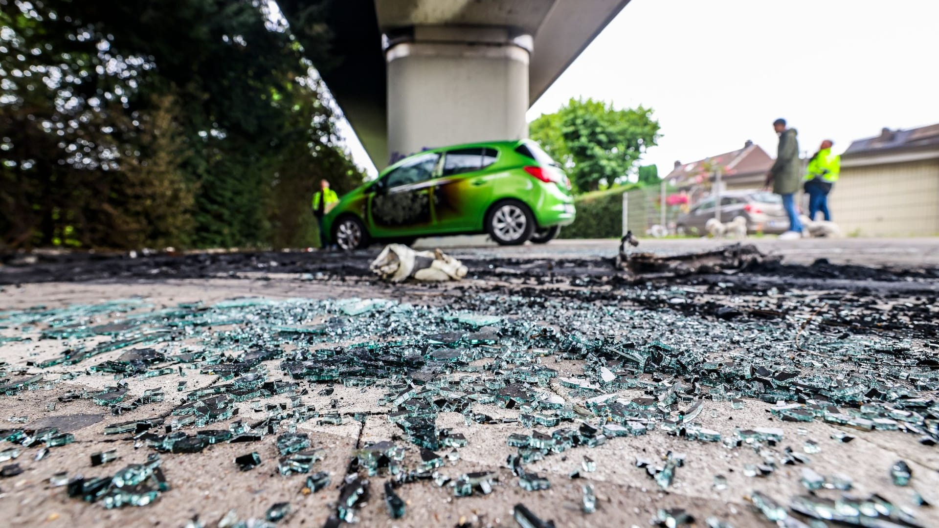 Autos im Duisburger Süden angezündet Autos im Duisburger Süden angezündet