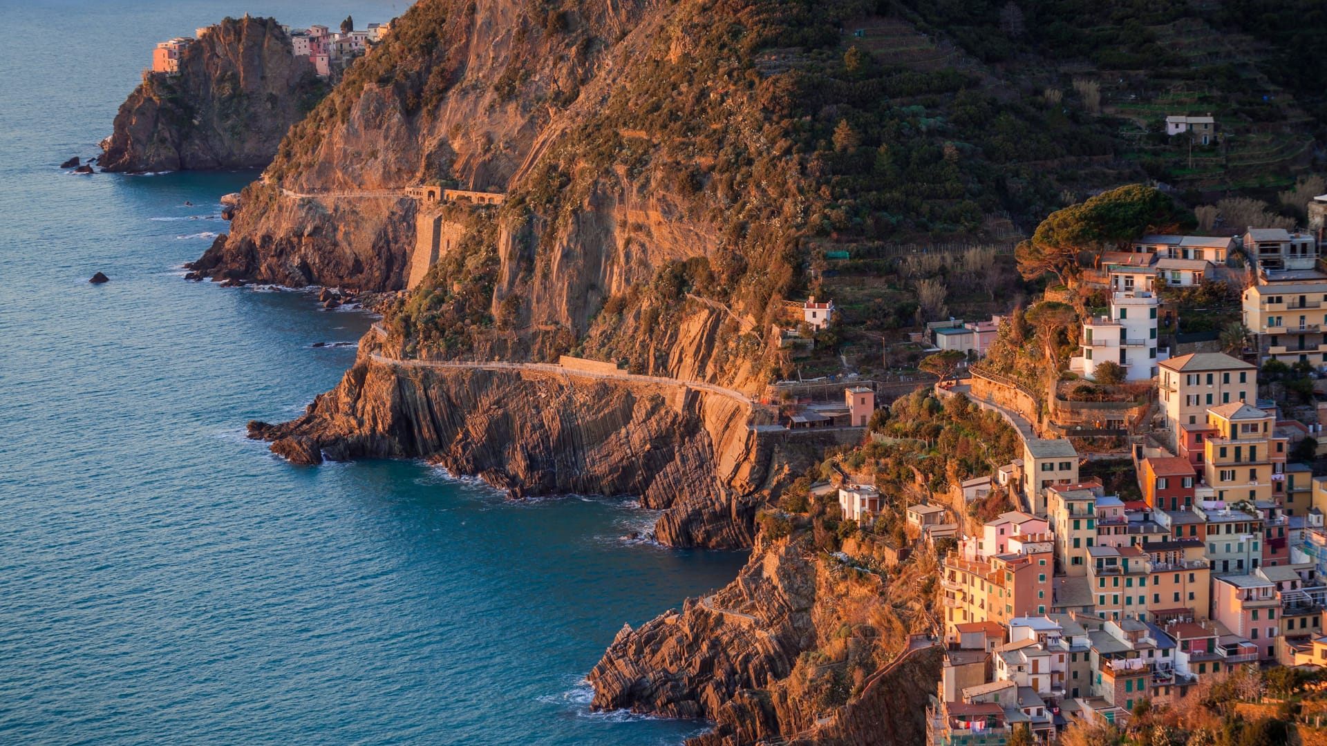 Via dell'Amore: Der Pfad der Liebe verbindet die Dörfer Riomaggiore und Manarola in den Cinque Terre in Ligurien.