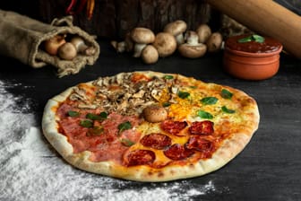 Pizza (Symbolbild): In Hannover gibt es Pizza, die wie in Neapel schmecken soll.