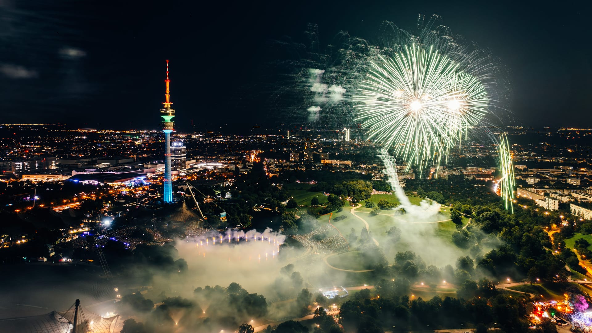 Beeindruckende Show: Insgesamt 33 Minuten dauerte das Feuerwerk zum Abschluss des Sommernachtstraums.