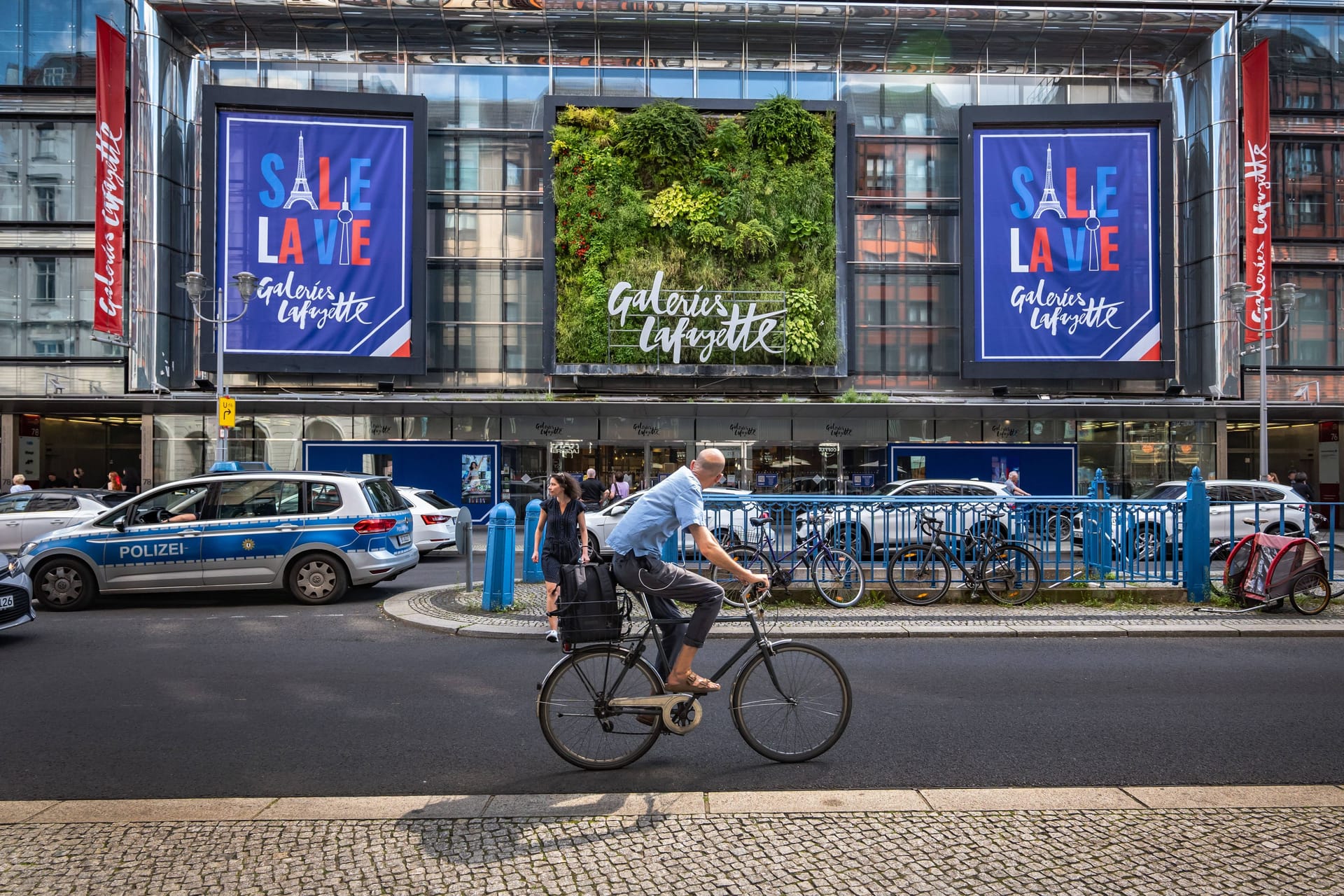 Galeries Lafayette in der Friedrichstraße (Archivbild): Am Mittwoch öffnet das Kaufhaus in Berlin zum letzten Mal seine Türen.