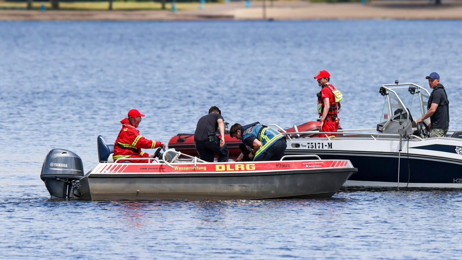 Mann in Duisburger See ertrunken - Feuerwehr im Einsatz Mann in Duisburger See ertrunken - Feuerwehr im Einsatz