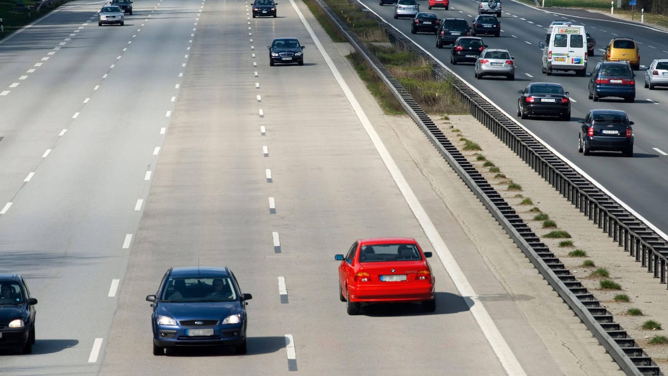 Zum Glück nur eine Fotomontage: Geisterfahrten sind in Deutschland an der Tagesordnung – oft mit tödlichem Ausgang.