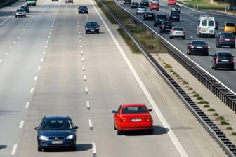 Zum Glück nur eine Fotomontage: Geisterfahrten sind in Deutschland an der Tagesordnung – oft mit tödlichem Ausgang.