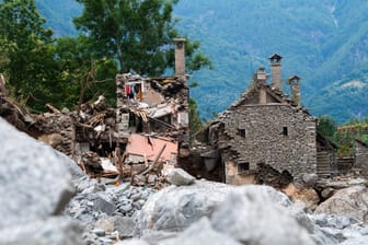 Evakuierungen aus dem Bavonatal in der Schweiz