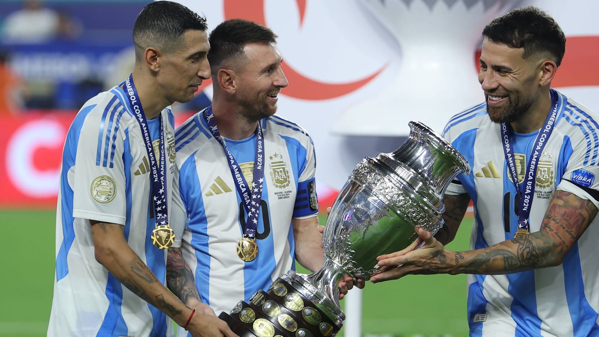 Angel Di Maria 1(l.) und Lionel Messi: Argentinien hat die Copa America gewonnen.