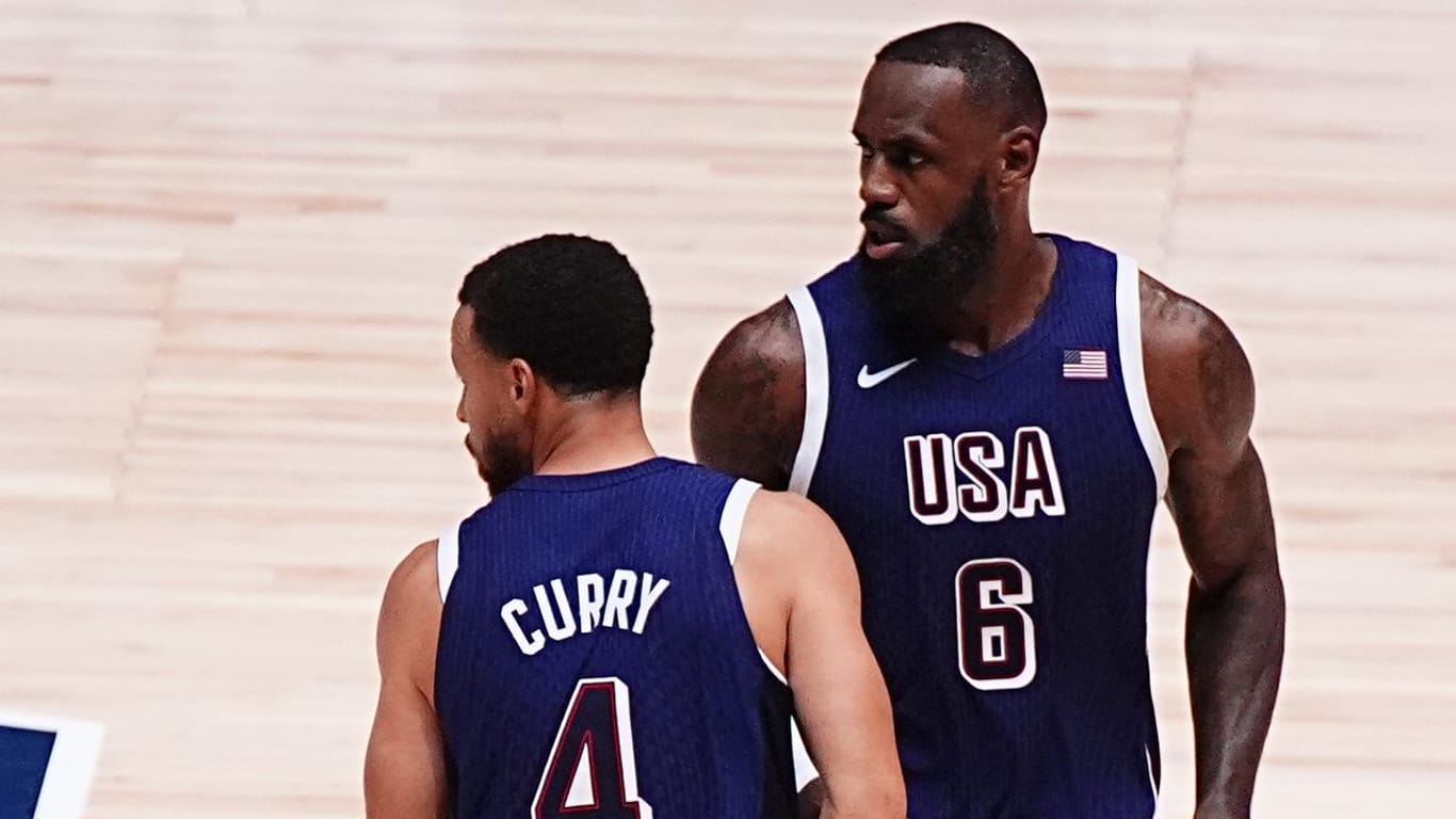 Stephen Curry (links) und LeBron James: Sie sind Teil des neuen "Dream Teams" der USA.