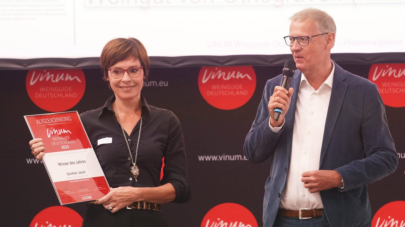 Thea und Günther Jauch werden als "Winzer des Jahres" ausgezeichnet.