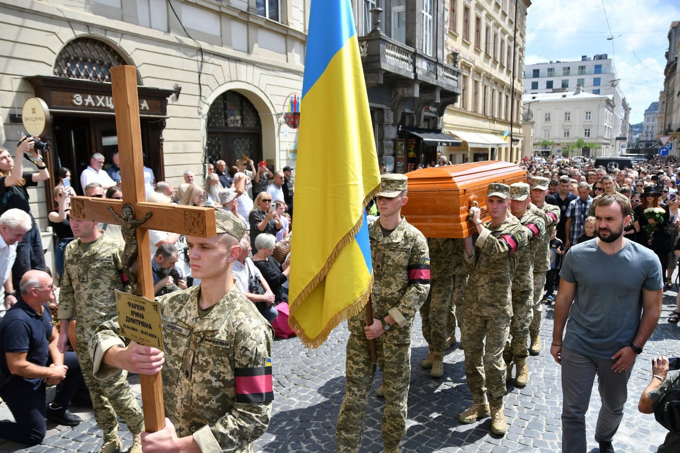 Ermordete ukrainische Politikerin in Lwiw beerdigt
