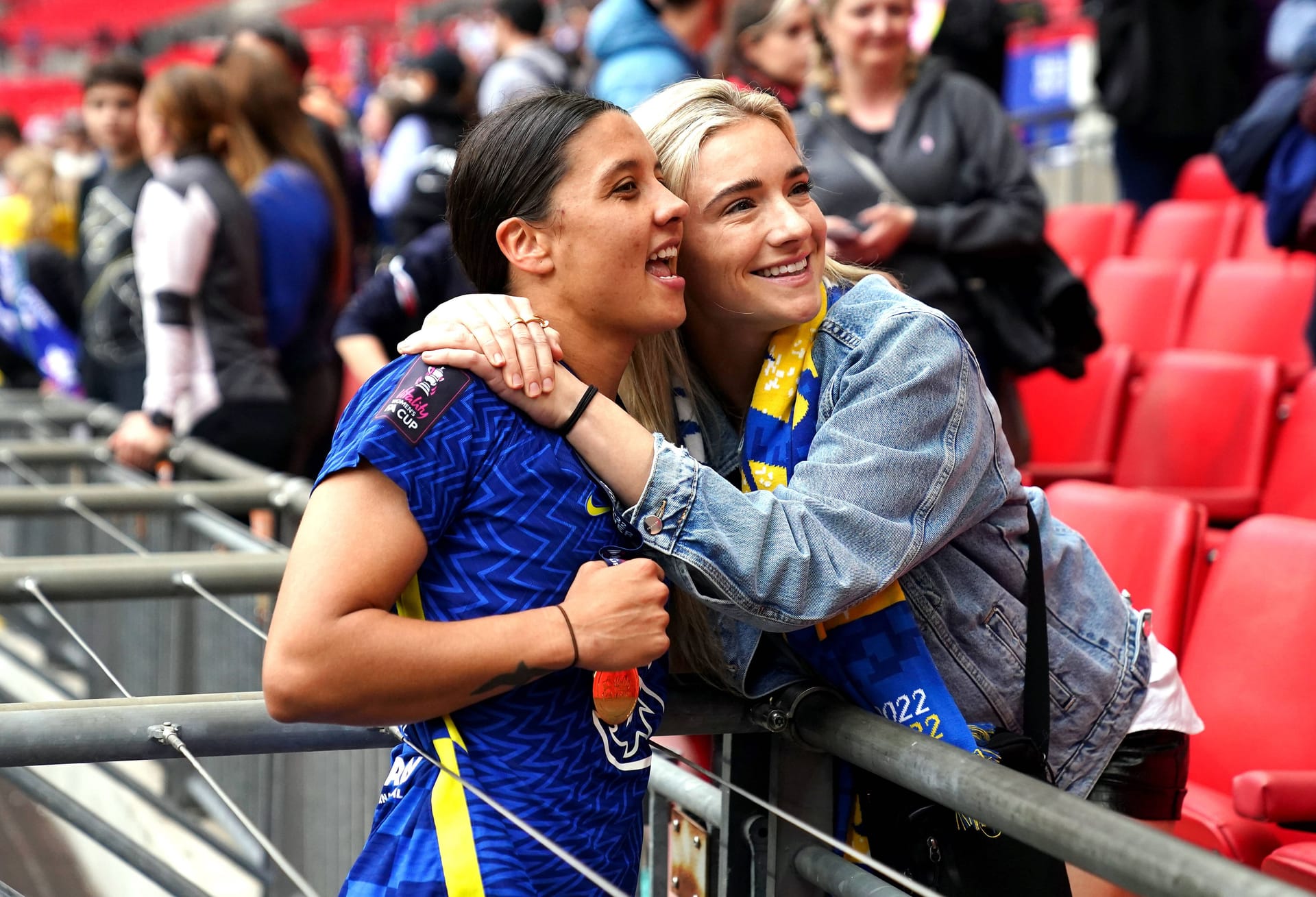 Sam Kerr (links) mit Freundin Kristie Mewis: Die beiden sind seit September 2023 verlobt.