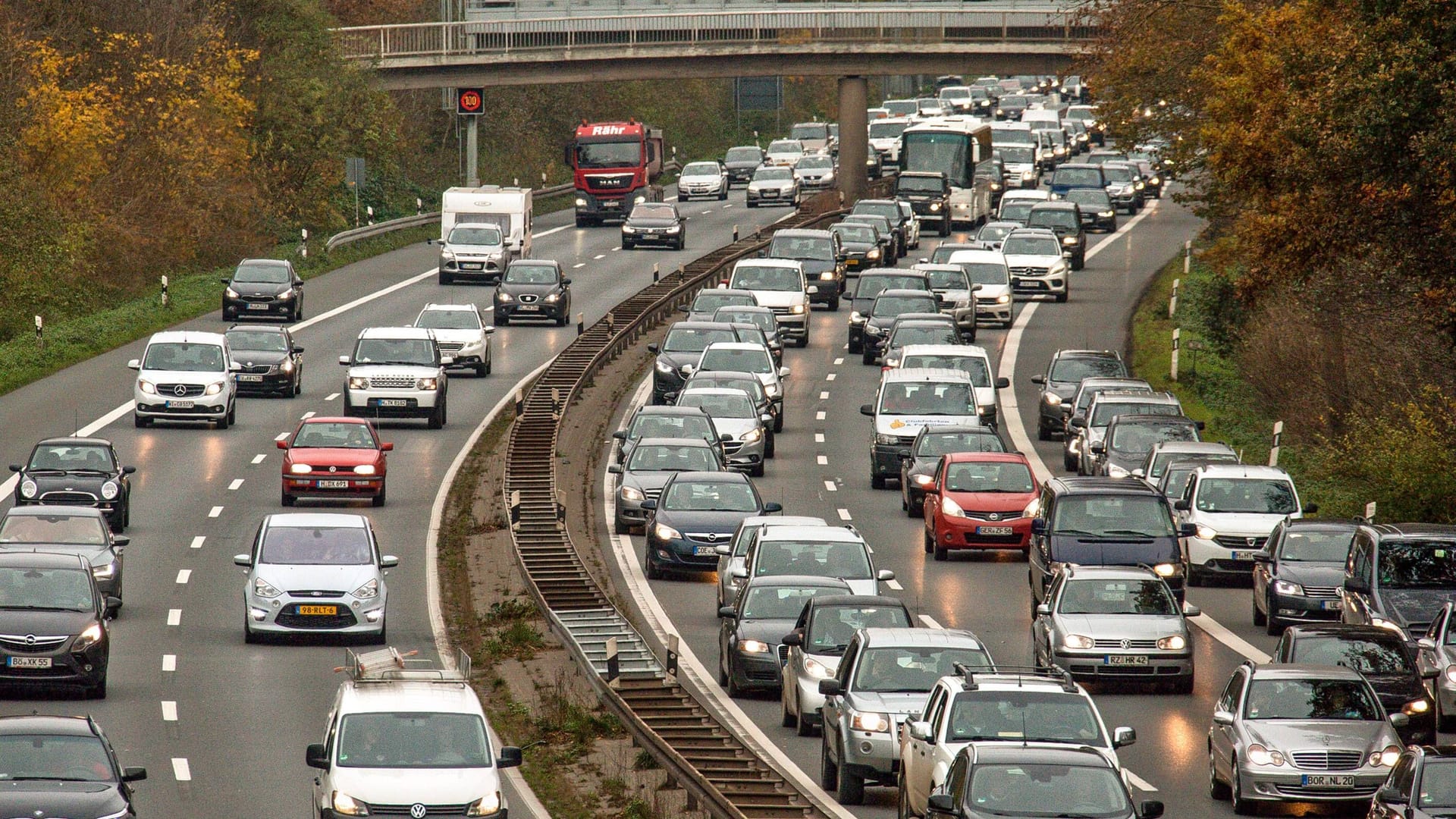 Anfahrt auf Messeschnellwe (Archivbild): Am Mittwoch könnte es hier einige Staus geben.