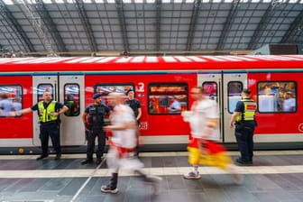 Pannen, überfüllte Bahnsteige und viele Verspätungen: Für die Bahn hagelt es harsche Kritik von Bodo Ramelow.