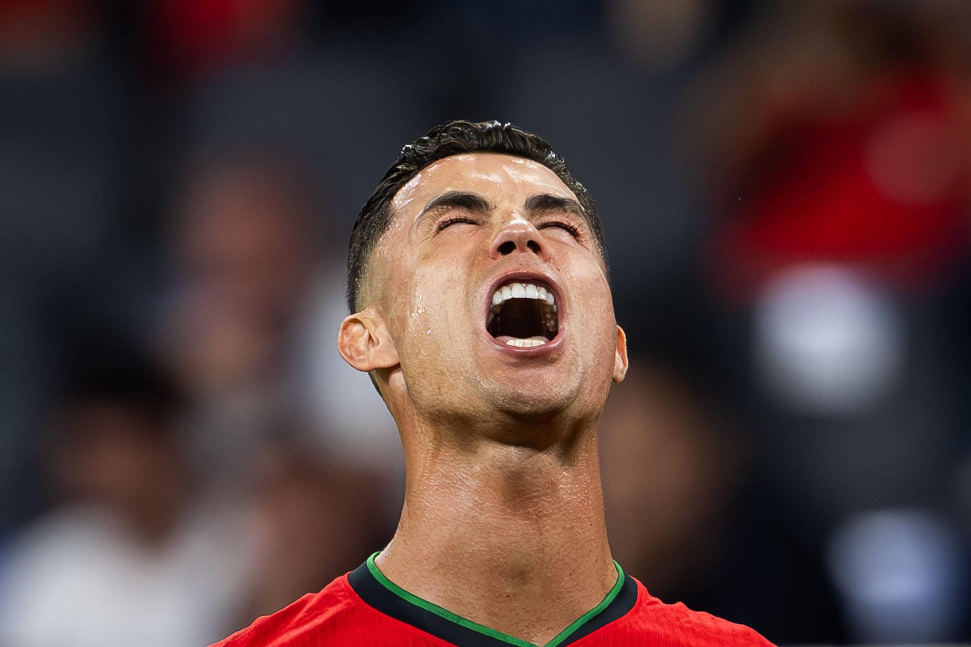 Ronaldo schluchzt: Der Portugal-Star erlebte im Spiel gegen Slowenien ein Auf und Ab der Gefühle.